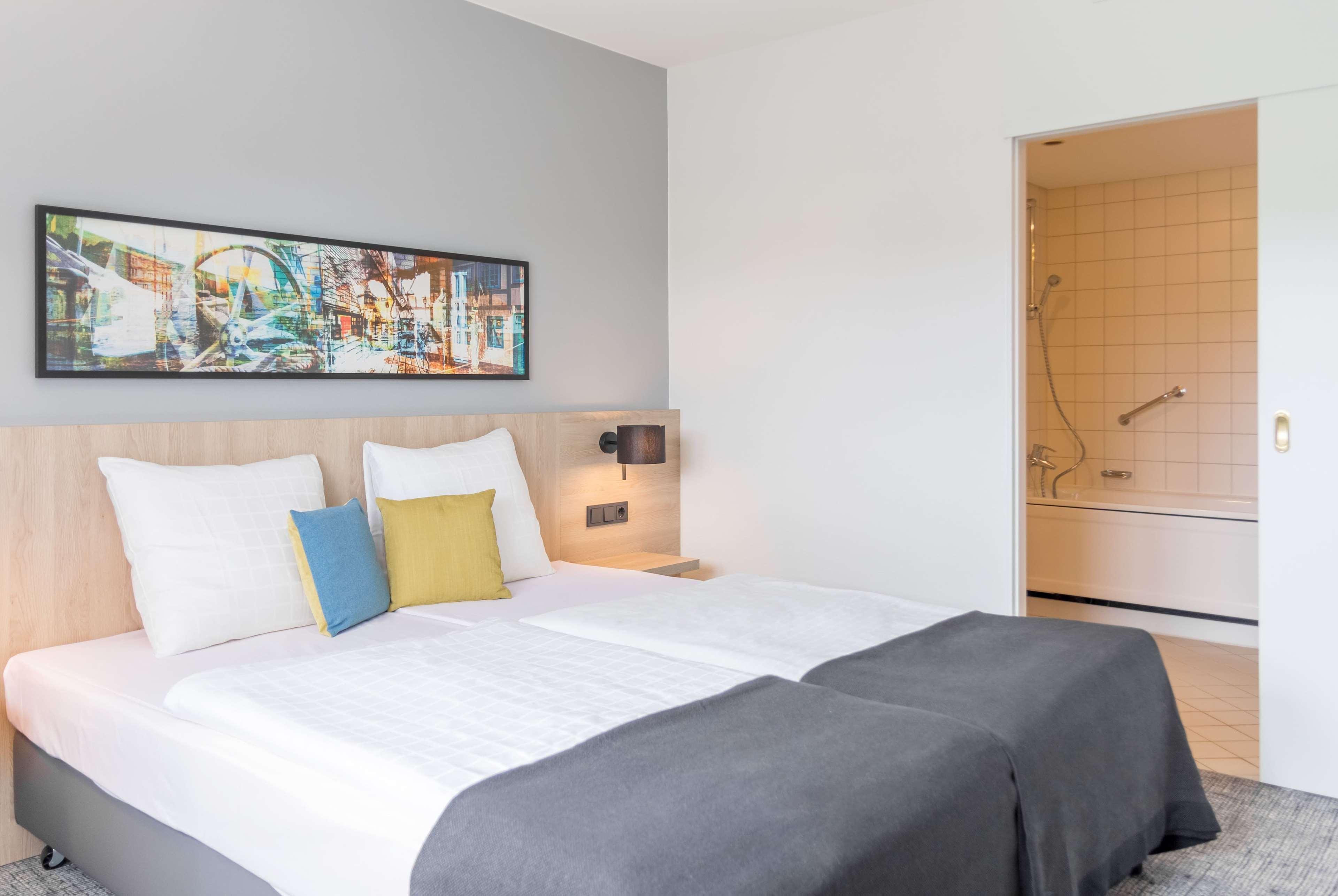 Ramada By Wyndham Flensburg City Exterior foto